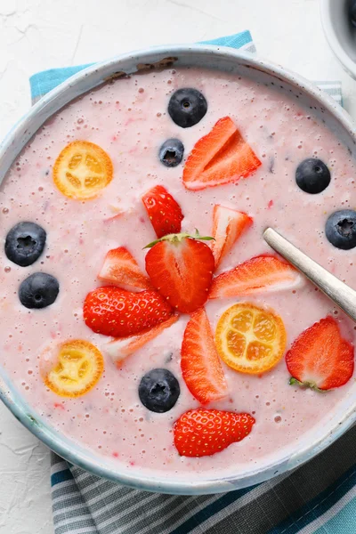 Healthy summer berries smothie in bowl — Stock Photo, Image