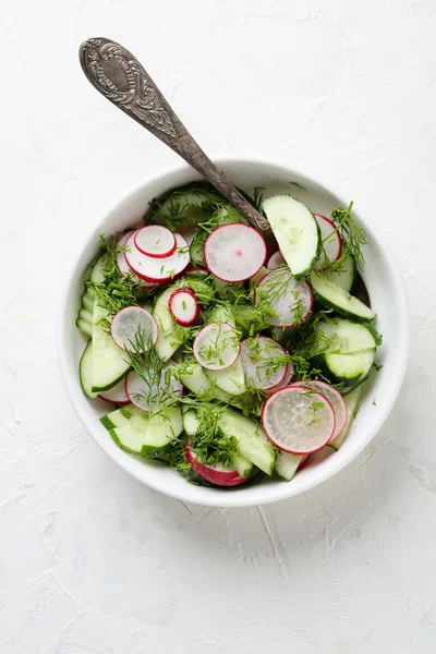 Summer vegetables salad in bowl — Stock Photo, Image