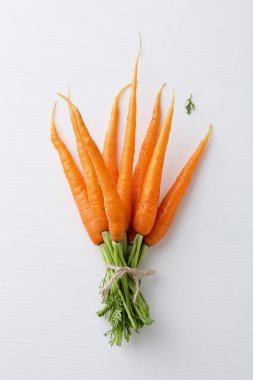 Demet taze genç havuç