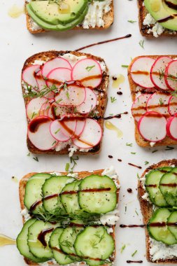  Peynirli sebze bruschetta