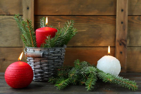 红色和白色圣诞蜡烛 — 图库照片