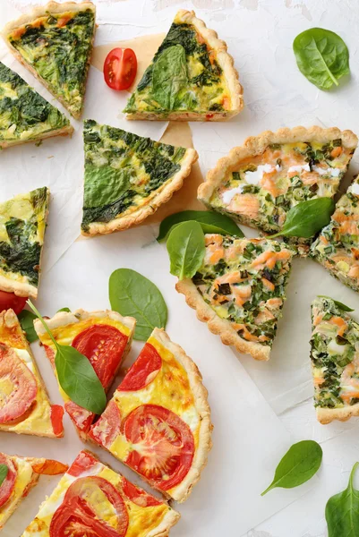 Summer quiches with vegetables and salmon — Stock Photo, Image