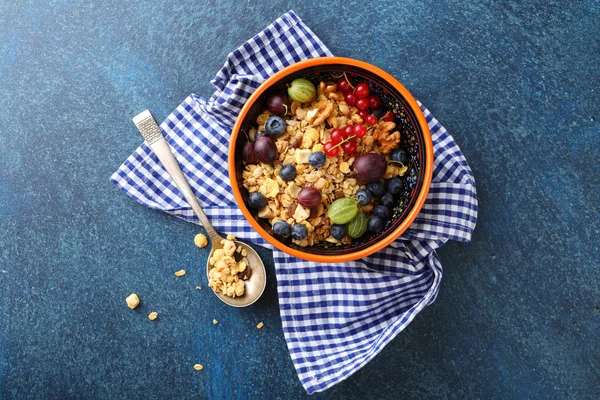 Desayuno granola con frutas de verano — Foto de Stock