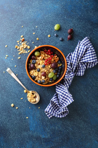 Granola con frutti estivi — Foto Stock