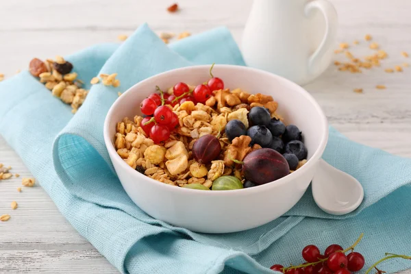 Cereal con bayas para el desayuno —  Fotos de Stock