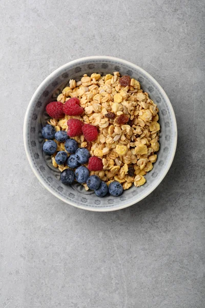 Granola bowl with fresh berry — Stock Photo, Image