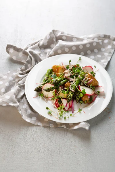 Roasted Asparagus Potato Spring Salad — Stock Photo, Image