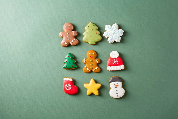 Різдвяна Концепція Печива Зеленій Поверхні Плоскої — стокове фото