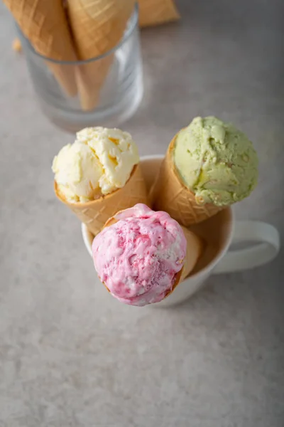 Крупный План Домашнего Мороженого Конусах — стоковое фото