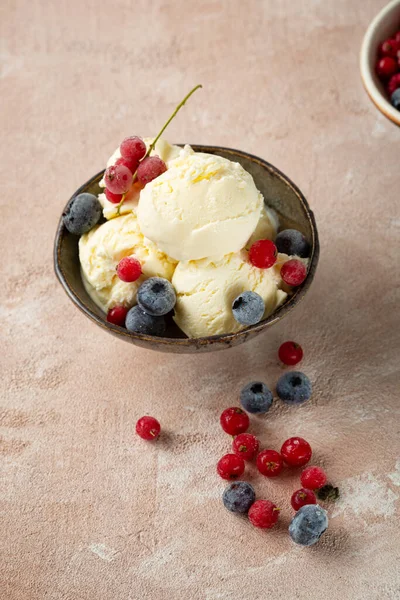 Cuillères Gelato Dans Bol Crème Glacée Nourriture Été — Photo