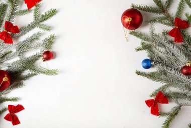 Kırmızı bayram dekorasyonu Chritmast arkaplan kopyalama alanı