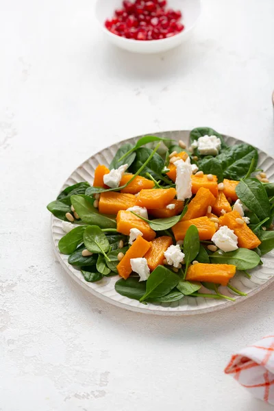 Gebratener Kürbissalat Mit Grünfutter — Stockfoto