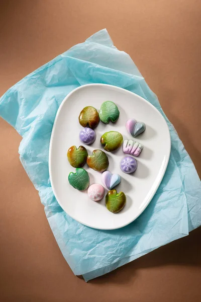 Süße Bonbons Für Geschenkschokolade Auf Packpapier — Stockfoto