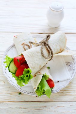 Pita ekmeği içinde snack