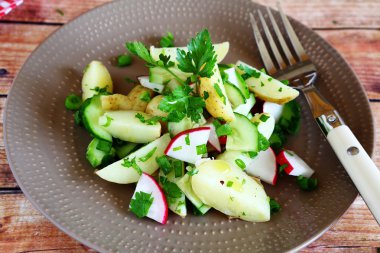 yeni patates salatası