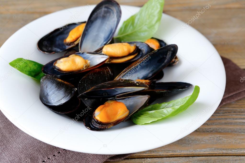 Mussels with  wine and basil