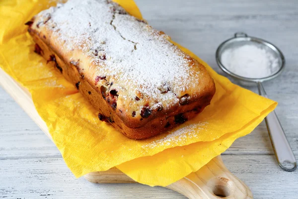 Kuchen mit Puderzucker bestäubt — Stockfoto