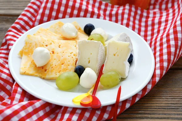 Cheese appetizer on the plate — Stock Photo, Image