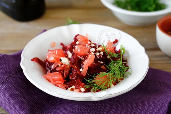 Salad with grapefruit and beetroot — Stock Photo, Image