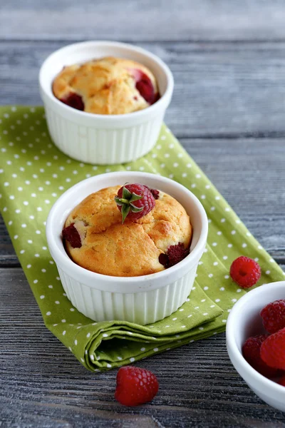 Muffin con bayas sabrosas — Foto de Stock