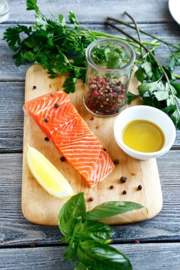 fesleğen ve biber ile Somon fileto