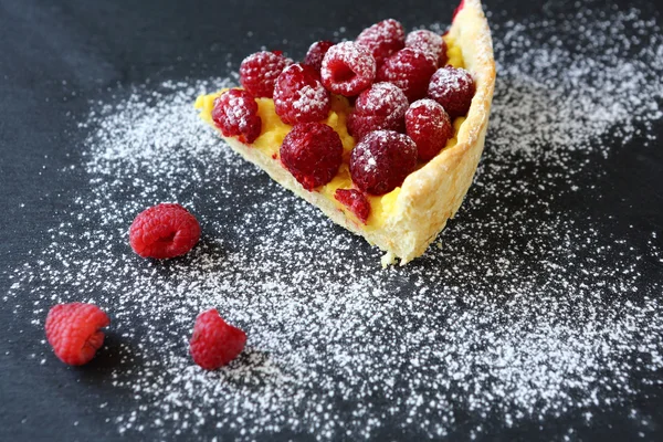 Slice crispy  tart with raspberries — Stock Photo, Image