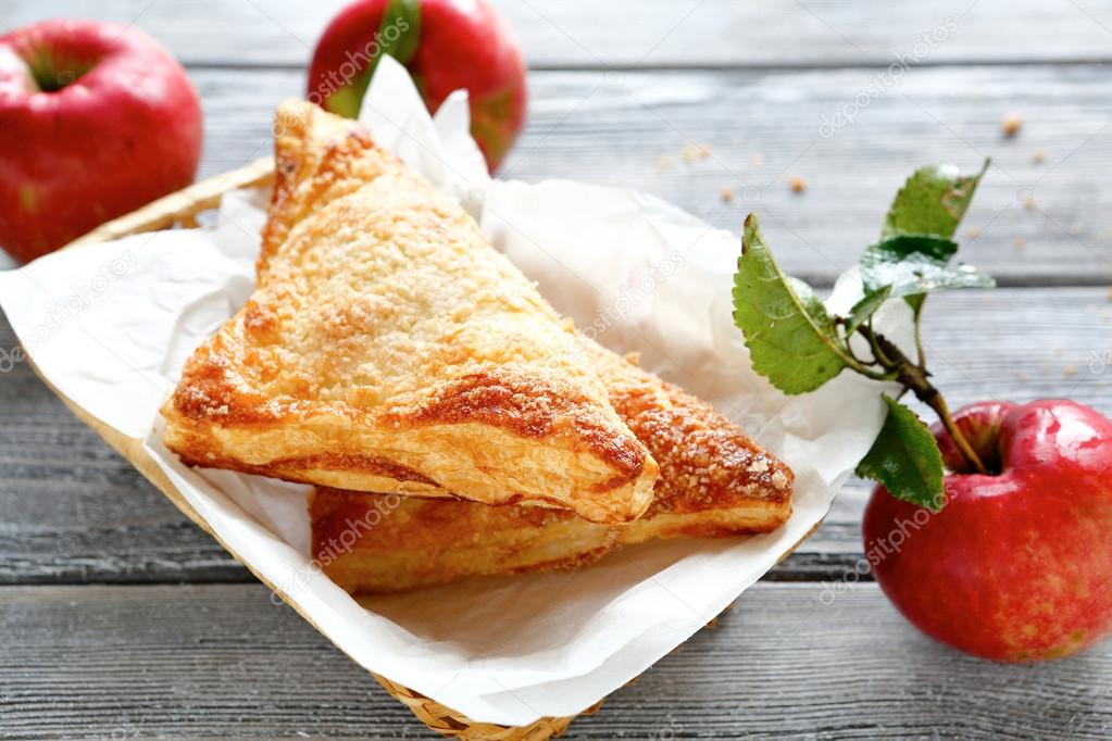 Crispy pastry with apples