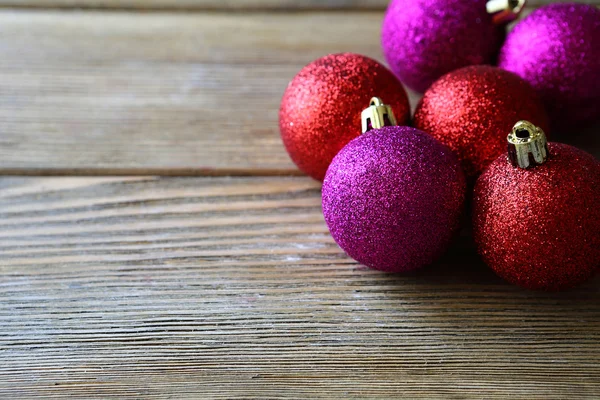 Bolas vermelhas decorativas bonitas. Natal. — Fotografia de Stock