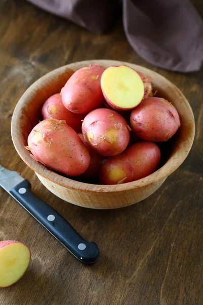 Red potatoes in a bowl — Stock Photo, Image