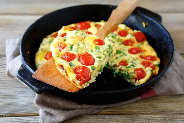 Frittata Közlenmiş domates ile — Stok fotoğraf