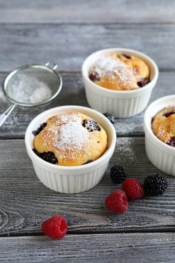 lezzetli kek ahududu ile