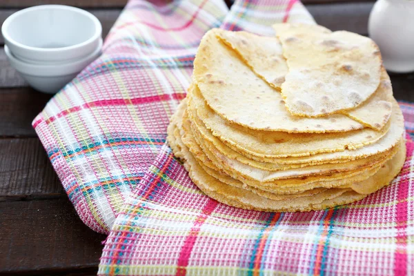 Stapel von Mais-Pitas — Stockfoto