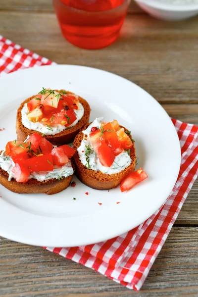 Deliziosa bruschetta con formaggio — Foto Stock