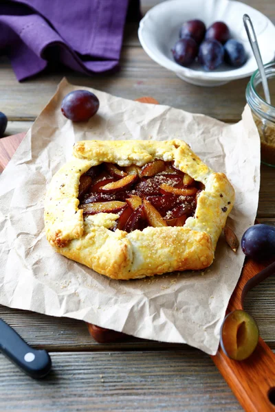 Sweet pie with plums — Stock Photo, Image