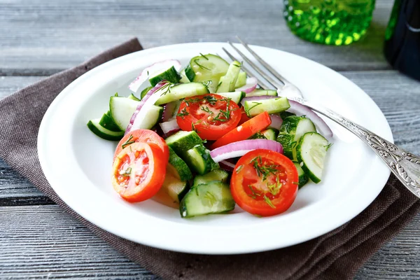 Sallad med färska grönsaker — Stockfoto