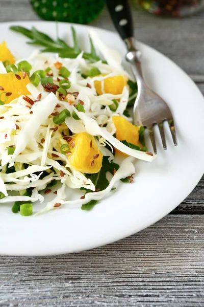 Fresh salad with cabbage and orange — Stock Photo, Image