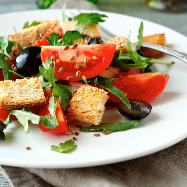 Fräsch sallad med tomater — Stockfoto