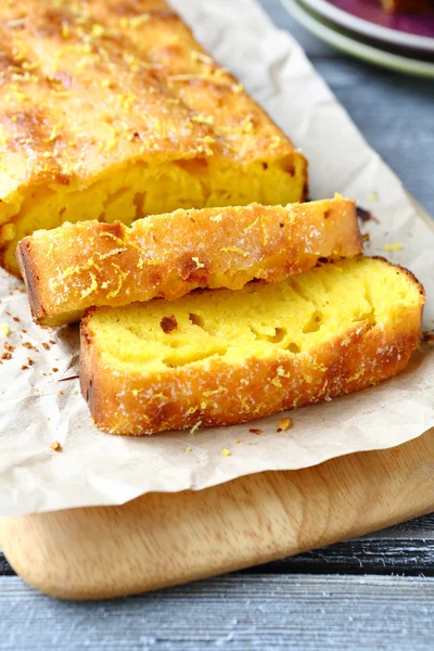 Slices of lemon tea cake — Stock Photo, Image