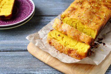 Limonlu kek kağıt parçaları