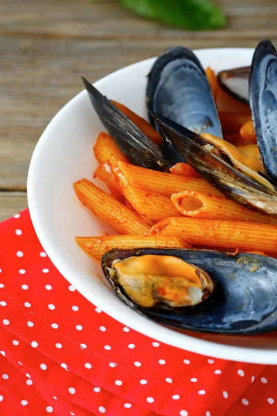 Tasty pasta with seafood — Stock Photo, Image