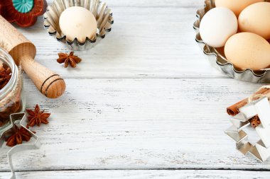 pişirme malzemelerin üzerine panoları, yumurta, haddeleme pin