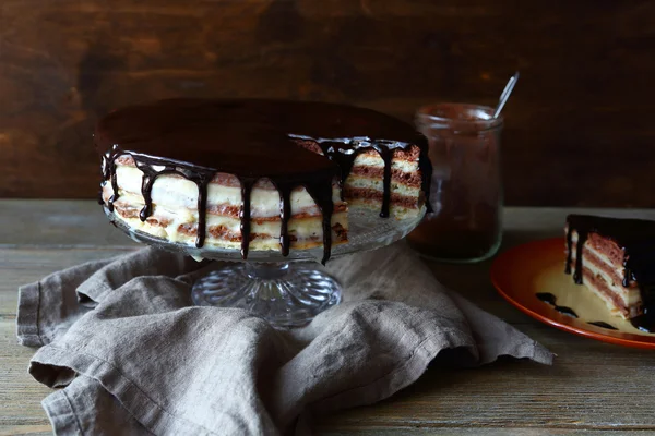 Zelfgemaakte taart met chocolade — Stockfoto