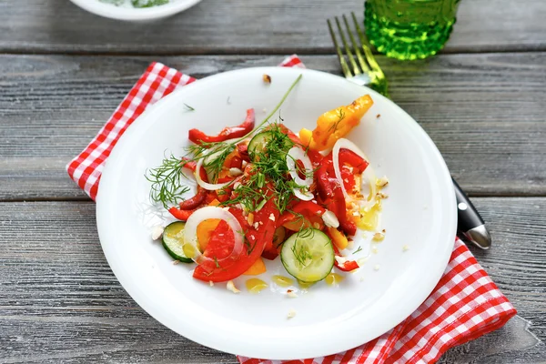 Summer salad with tomatoes — Stock Photo, Image