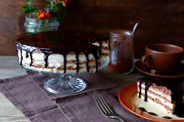 Chocolate homemade cake on a plate — Stock Photo, Image