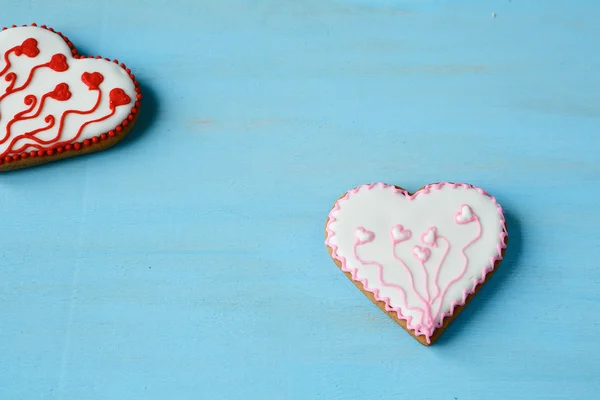 Cookies en forme de coeur sur les planches — Photo