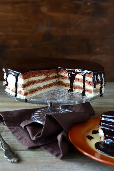 Tasty chocolate cake on a plate — Stock Photo, Image