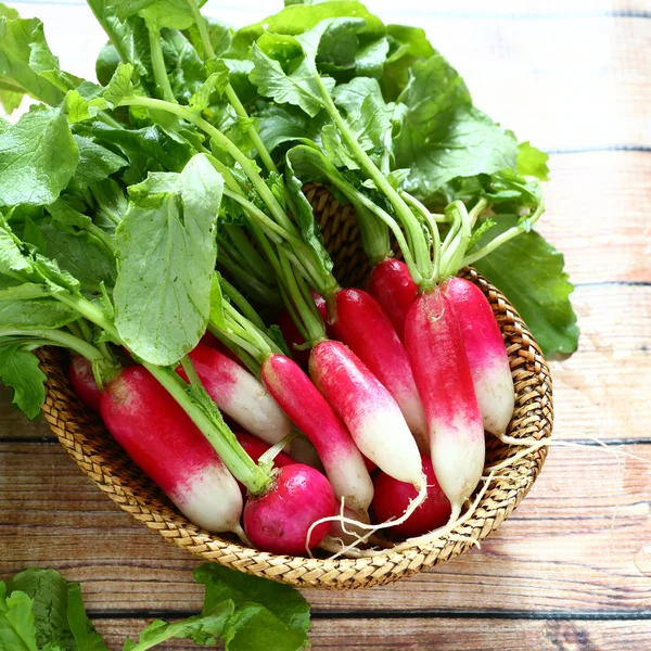 Radishes in a basket — Stock Photo, Image