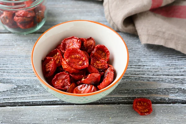 Voedzaam zongedroogde tomaten — Stockfoto