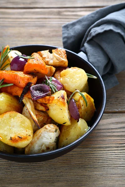 Trozos de verduras horneadas —  Fotos de Stock