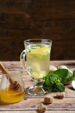 Nane ve ballı zencefil çayı